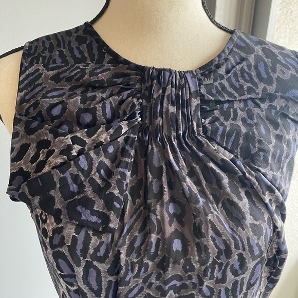 BCBG SILK SLEEVELESS LEOPARD BLOUSE MEDIUM - Picture 2 of 8